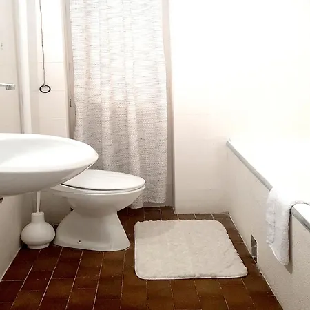 Artem Apartment *